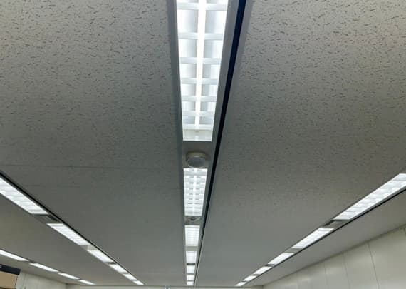 照明取り付け